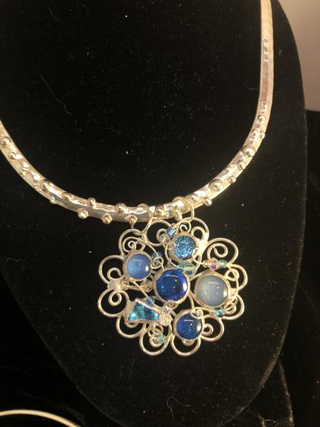 Swirl Blue Pendant and Collar