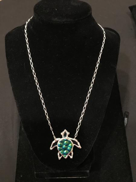 Necklace sea turtle green