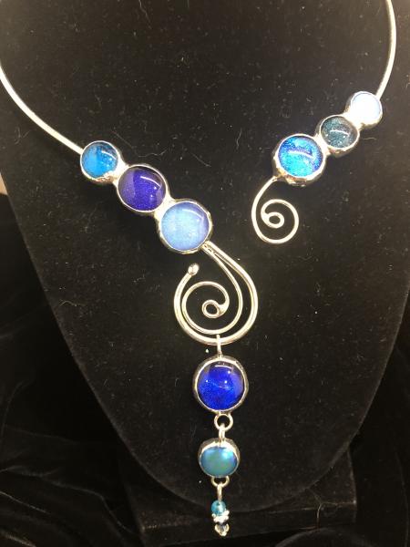 Open Swirl Collar in Blues with Blue Pendant
