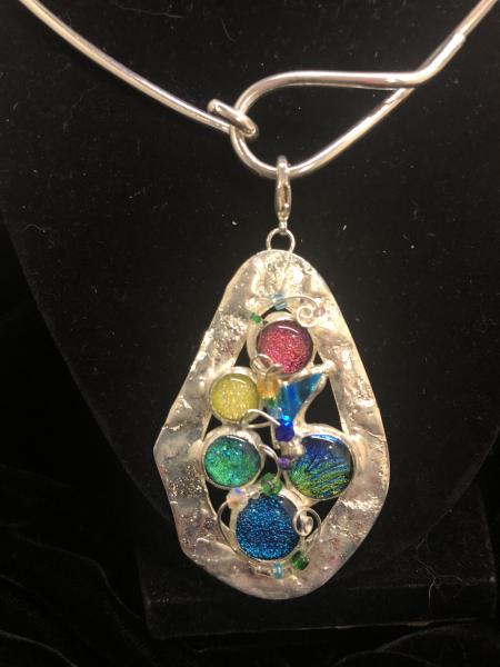 Multicolor Pendant on front hook collar