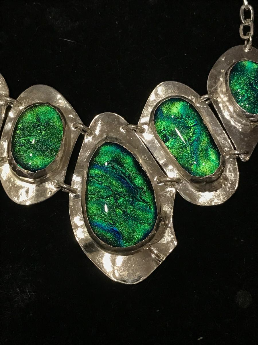 Necklace - Vivid Green Xena Xtra Medium Size picture