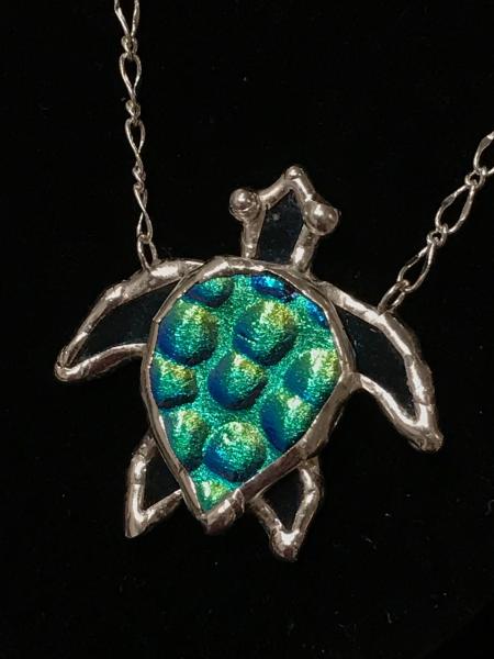 Necklace sea turtle green picture