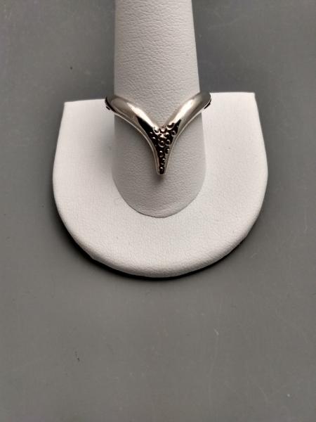 V Ring (no stone)