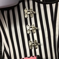 Striped Swing-clasp corset