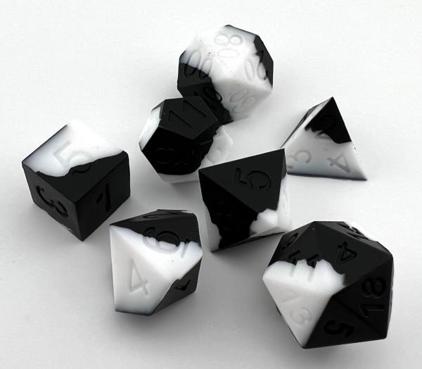 Silicone dice picture