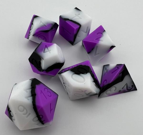 Silicone dice picture