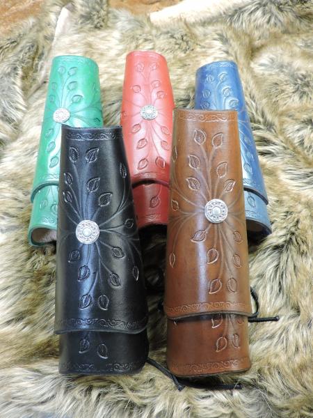 Leather bracers picture